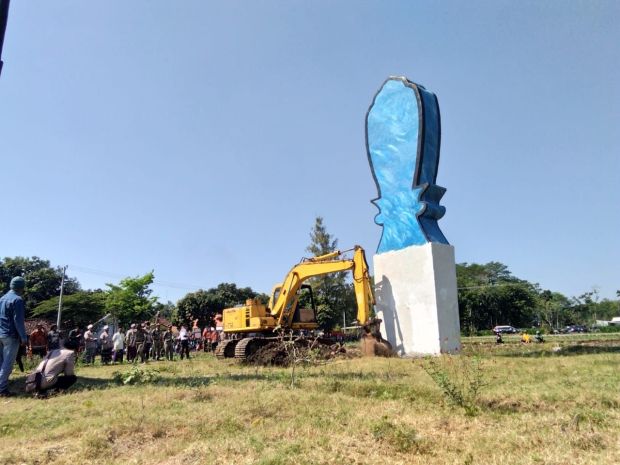 Tak Sesuai Syariat Islam, Makam Raksasa di Probolinggo Akhirnya Dirobohkan