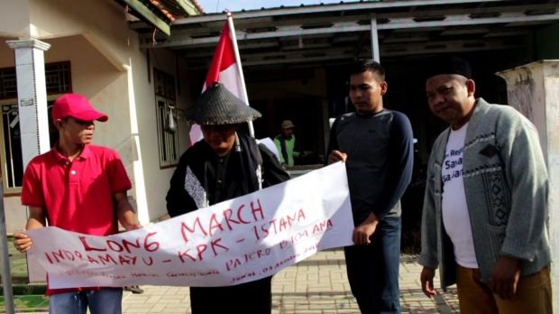 Kisah Warga Indramayu yang Berjalan Kaki ke KPK Minta Kasus Gratifikasi Bupati Diusut
