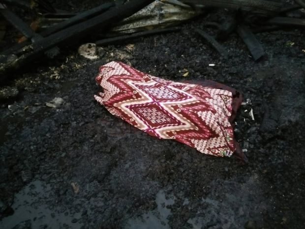 Rumah Panggung Terbakar, Wanita Paruh Baya Tewas Mengenaskan