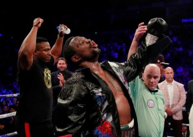 Sempat Terkapar, Dillian Whyte Sukses Atasi Oscar Rivas