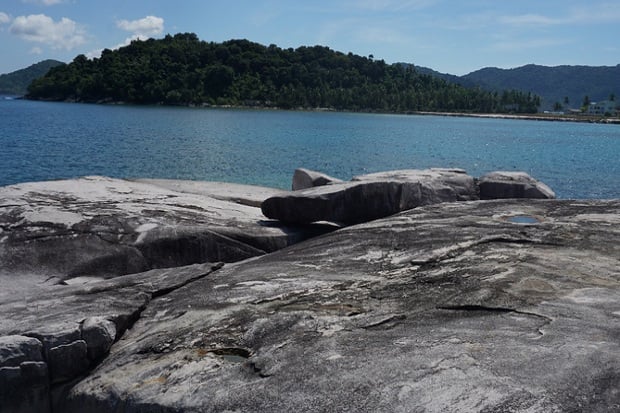 Batu Lepe, Ikon Wisata Baru di Perbatasan Laut Cina Selatan