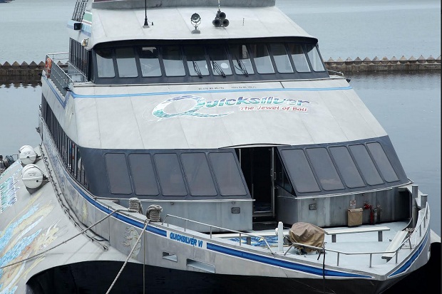 Yacth Mewah Penyusur Kepulauan Seribu