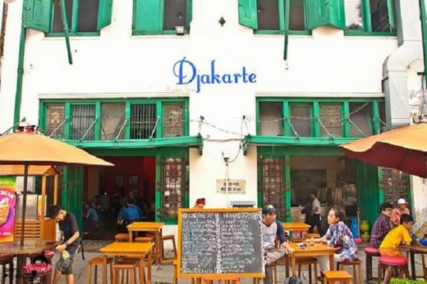 Menikmati Santai di Kafe Bergaya Kolonial Kota Tua