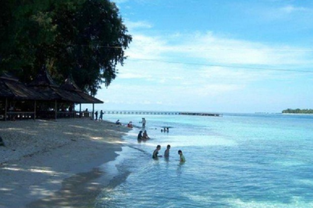 5 Pantai Sekitar Jakarta yang Cocok Dikunjungi Saat Liburan