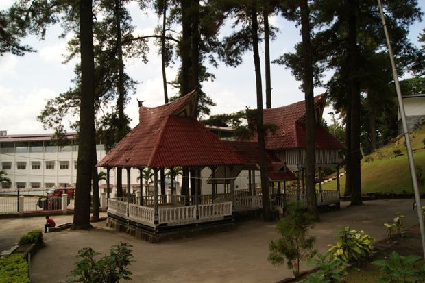 Peninggalan Bung Karno Masih Berdiri Kokoh di Tepi Danau Toba