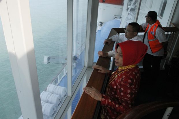 Bawa 600 Wisman, Kapal Pesiar Cruise Bersandar di Kuala Tanjung