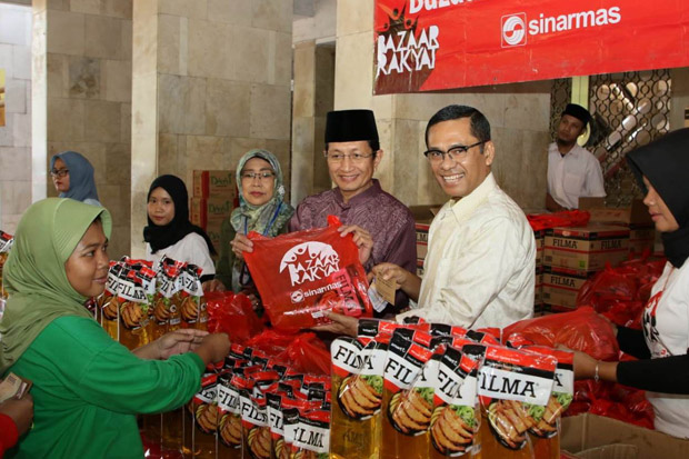 Yayasan Muslim Sinar Mas Wakafkan Alquran dan Salurkan Minyak Goreng ke Masjid Istiqlal