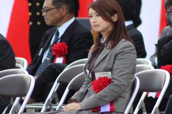 7 Politisi Wanita Terseksi yang Pernah Disorot Dunia