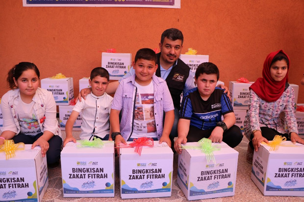 Zakat Fitrah ACT Hadirkan Kado Terindah bagi Yatim dan Difabel di Palestina