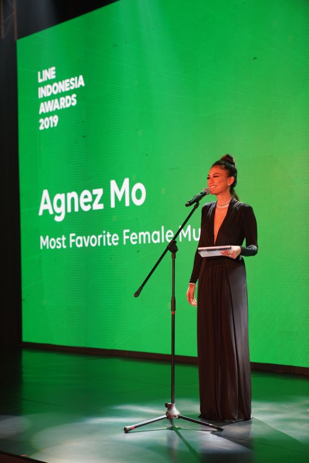 LINE Indonesia Awards Terfavorit: Reza Kalahkan Iqbaal, Agnez Ungguli Raisa