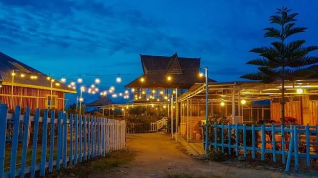 Kebun Madu Efi, Tempat Wisata Instagramable di Puncak 2000 Siosar