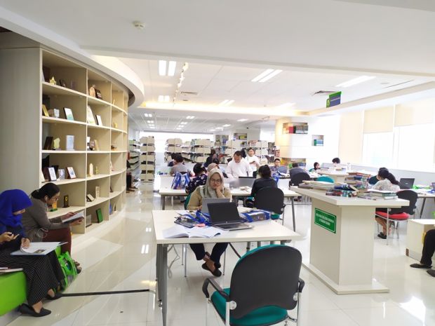 8 Hal yang Bikin Gedung Perpusnas Jadi Tempat Nongkrong Favorit