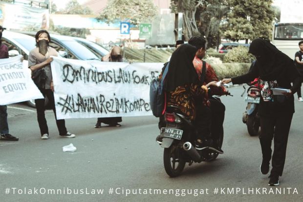 RUU Omnibus Law, Untuk Apa dan Siapa?