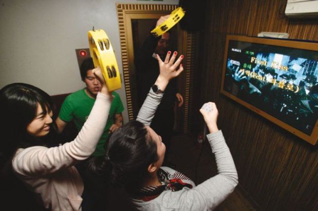5 Fakta Noraebang, Karaoke Seru Khas Korea
