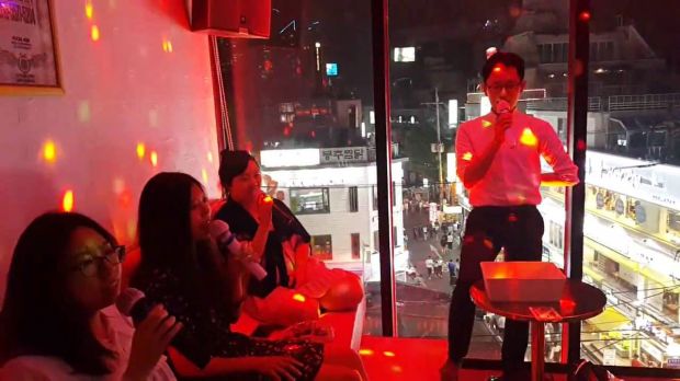 5 Fakta Noraebang, Karaoke Seru Khas Korea