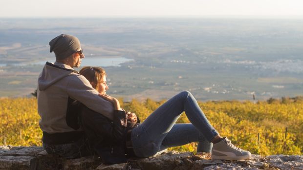 Emotional Contagion: Bukan Cuma Virus, Emosi Juga Bisa Menular!