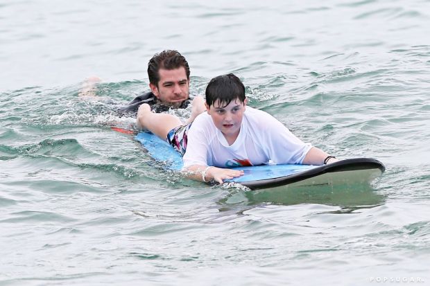Hobi Menantang Ombak, Ini 5 Seleb Hollywood yang Doyan Surfing