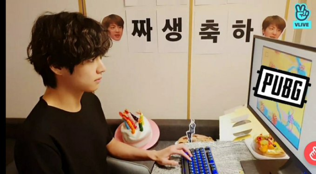 V BTS dan 7 Hal Kecil yang Bikin Dia Bahagia
