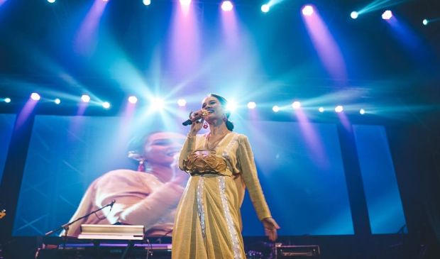 Menyelami Perpisahan Bersama Andien Melalui Jendela Waktu