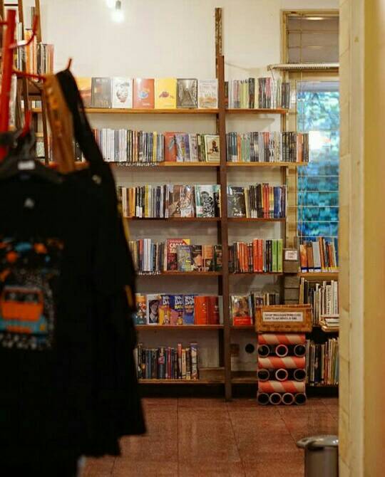 Toko Buku Independen: Sensasi Gereget Pencinta Aksara