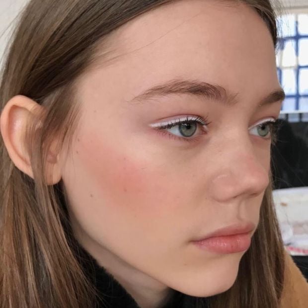 Ayo Bereksperimen! Coba 5 Cara Pakai Eyeliner Putih Ini