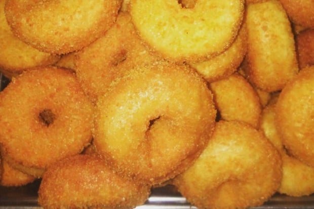 5 Makanan Masa Kecil yang Lagi Tren, Kue Cubit hingga Nasi Telor