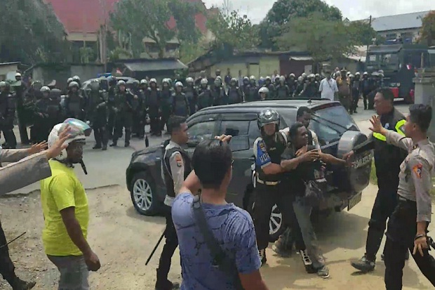 Demonstrasi di Kota Sorong Dibubarkan, Sejumlah Pendemo Diamankan