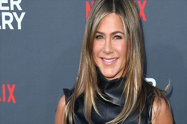 10 Selebritas Hollywood yang Sangat Gemar Minum Kopi