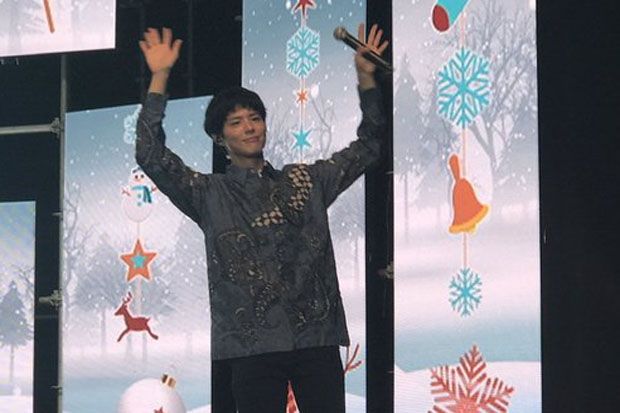 10 Idol KPop yang Tertangkap Kamera Mengenakan Batik