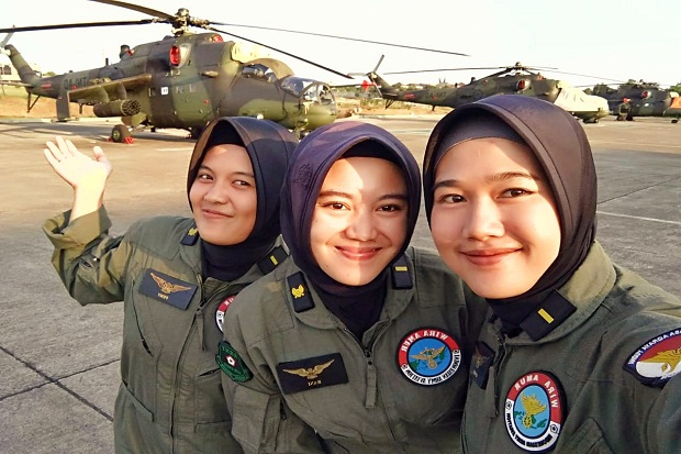 HUT ke-74 TNI, Sebanyak 22 Heli Penerbad Bentuk Formasi Diamond