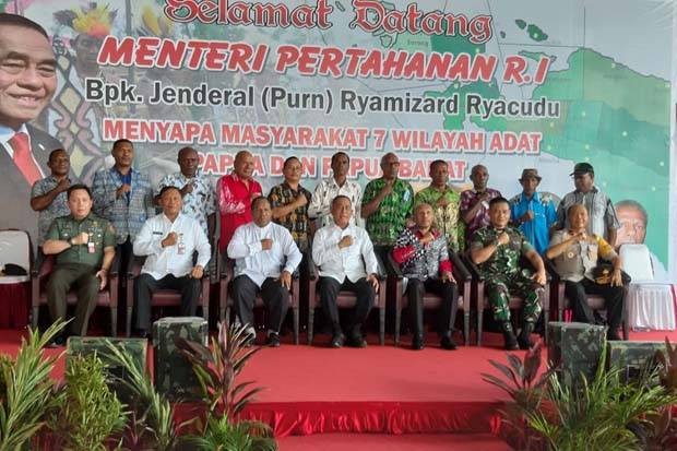 Sapa Masyarakat 7 Wilayah Adat Papua, Menhan Diangkat Jadi Anak Suku Tabi