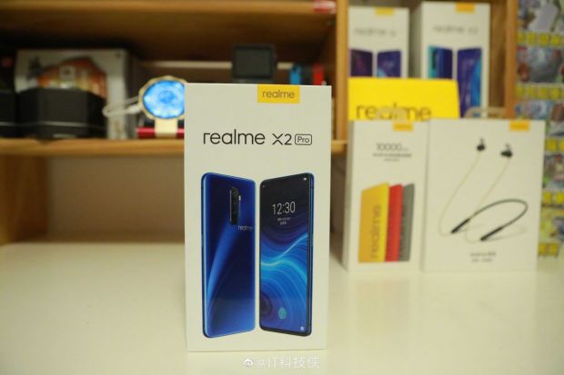 Foto realme X2 Pro Muncul di Jagad Maya Perlihatkan Charger 50W