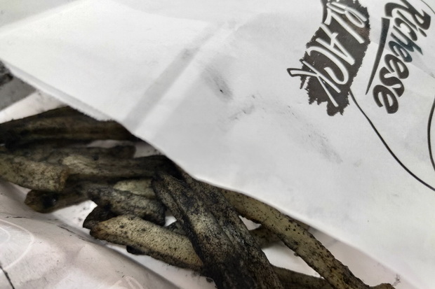 Sensasi Menikmati Makanan Serba Hitam ala Richeese Black
