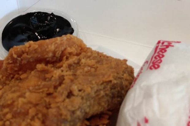 Sensasi Menikmati Makanan Serba Hitam ala Richeese Black