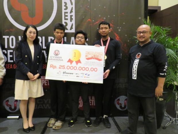 Tim Zen Raih Juara Cyber Jawara 2019