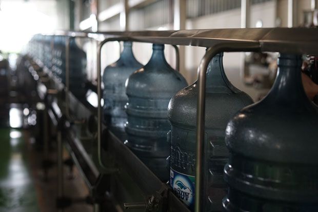Mengintip Dapur Pabrik Produksi Air Mineral Aqua di Ciherang