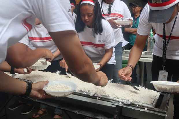 HUT Detos Ke-14, Kue Rangi Terpanjang Pecahkan Rekor MURI