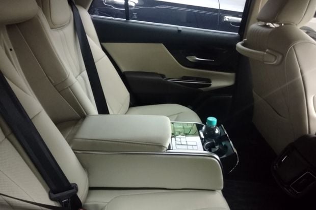 Tak Cuma Menteri, Pimpinan MPR, DPR, DPD Juga Dapat Mobil Dinas Mewah