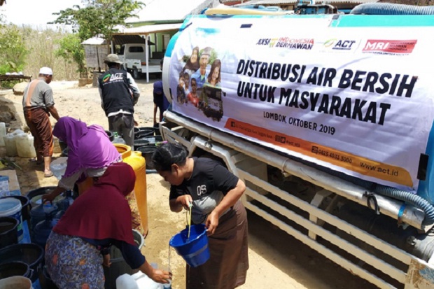 ACT Salurkan 10.000 Liter Air Bersih ke Lombok Barat