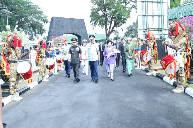 Wisuda Taruna Akmil dan Akpol, Panglima TNI Minta Jaga Sinergitas