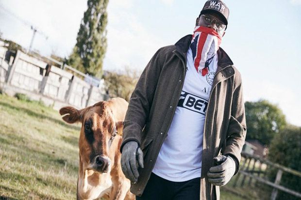 Derek Chisora Bahagia Jadi Petani Bersama Hewan Ternak di Desa