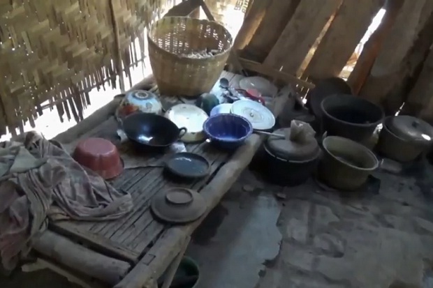 Tak Pernah Dapat Bantuan, Nenek di Pasuruan Ini Hidup Sebatang Kara di Gubuk Reot
