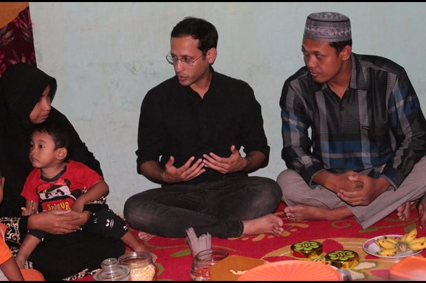 Ke Lokasi Sekolah Ambruk, Menteri Nadiem Geram: Saya Tak Bisa Terima!