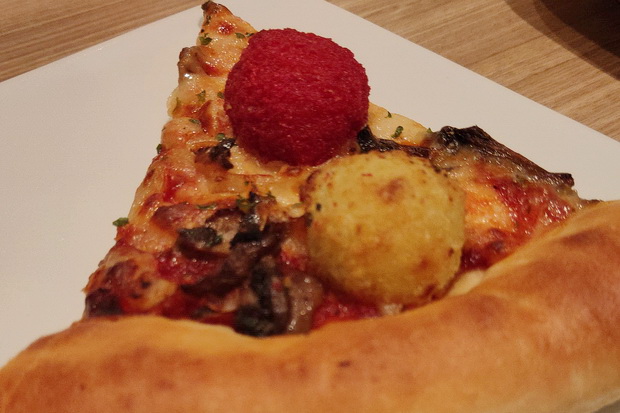 Buka Gerai Ke-500, Pizza Hut Indonesia Luncurkan Cheesebomb Pizza
