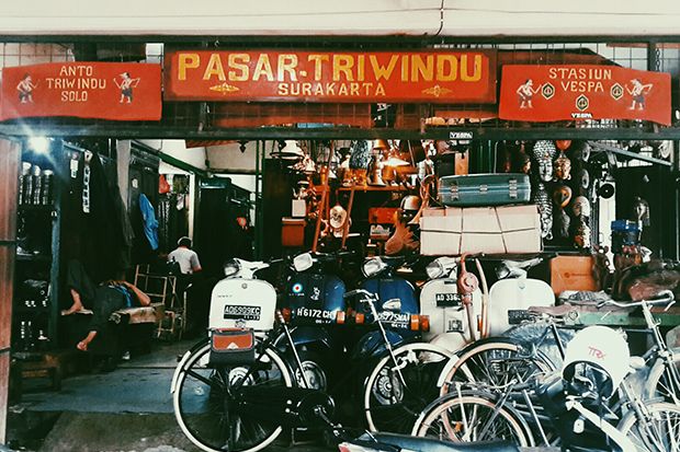 Deretan Pasar Loak Paling Ramai dan Legendaris di Indonesia