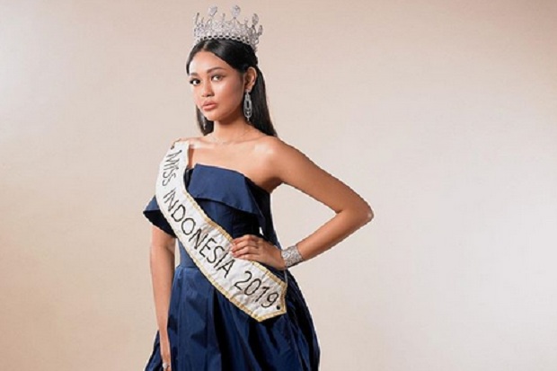 Berharap Berprestasi di Miss World, Princess Megonondo Gelar Pengajian