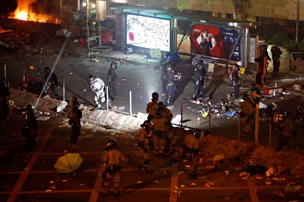Jadi Medan Pertempuran, Demonstran Bakar Universitas Hong Kong