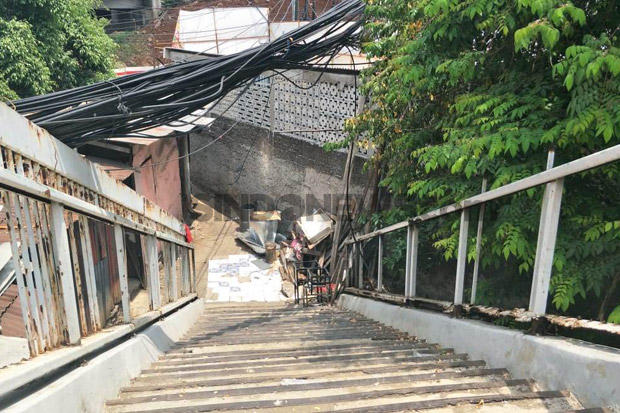 Memprihatinkan, Begini Kondisi JPO di Jalan Dewi Sartika