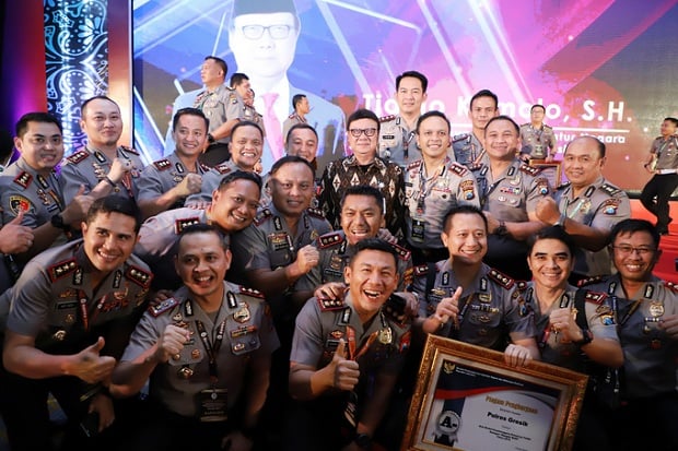 Polres Pasuruan Terima Penghargaan Predikat B Pelayanan Publik dari Menpan RB