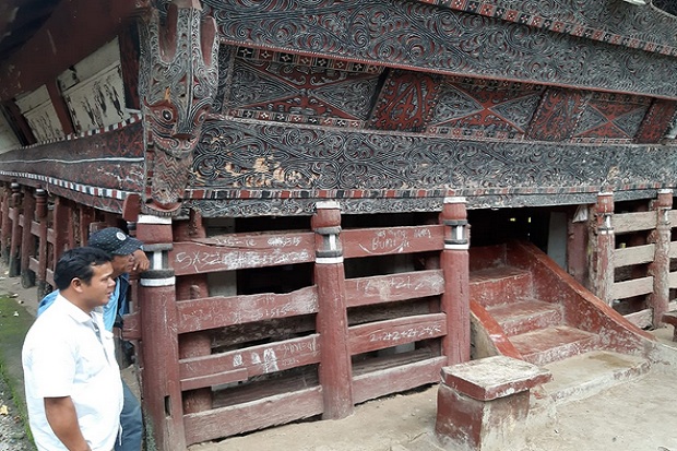 Kisah Rumah Bolon Raja Sibandang yang Dicat dengan Darah Manusia